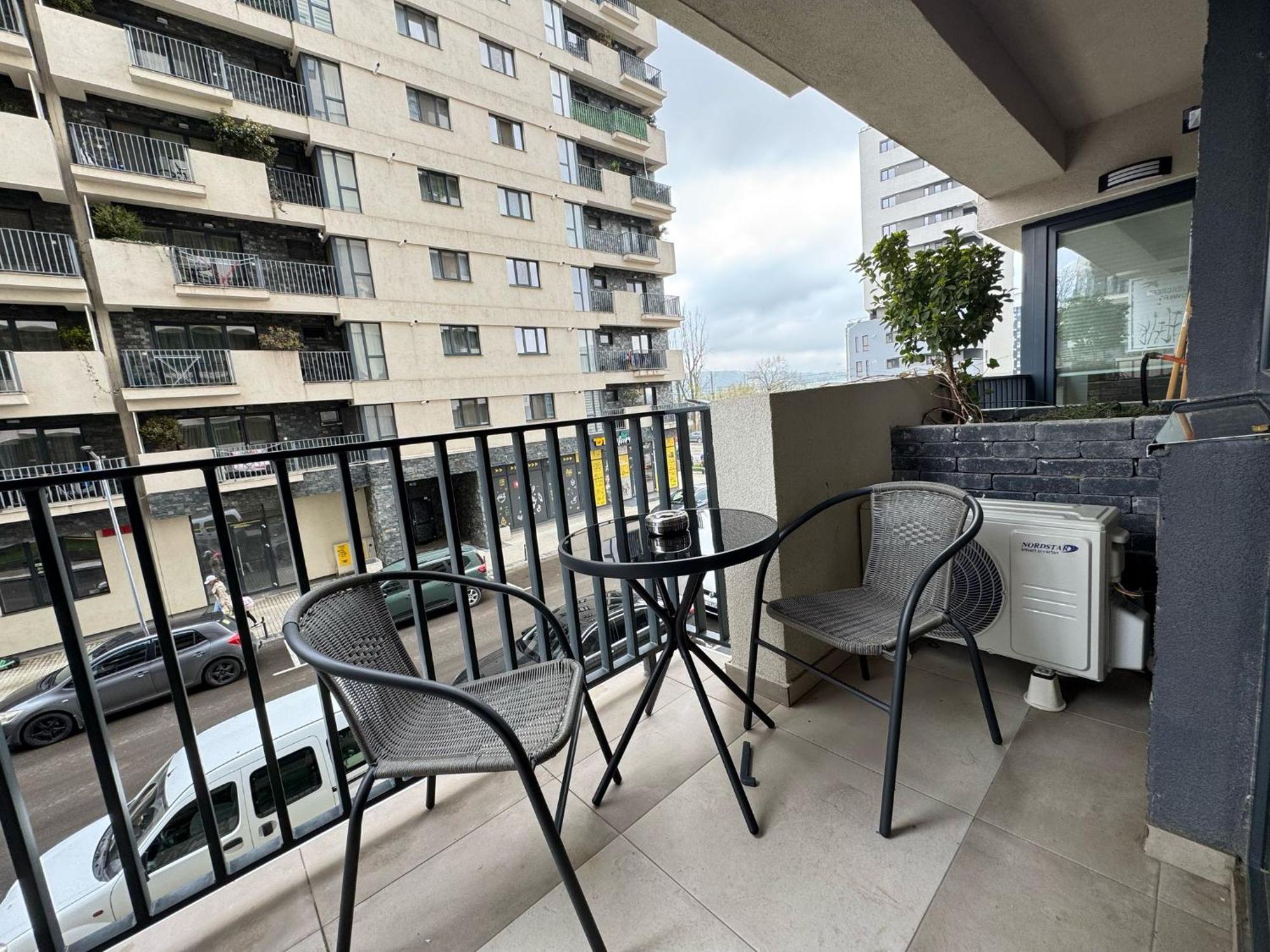 My Near Airport - Parking Free Apartament